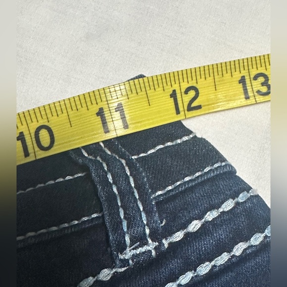 BAMBOO Distressed Cutoff Jean Shorts Size 3 - Picture 5 of 7